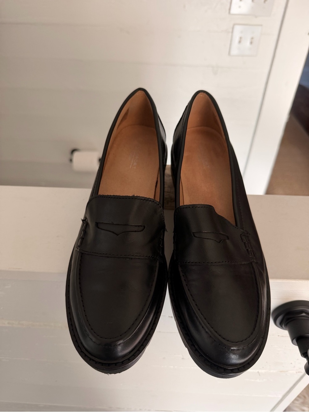 Rockport Black Leather Penny Loafers - Women’s size 9
